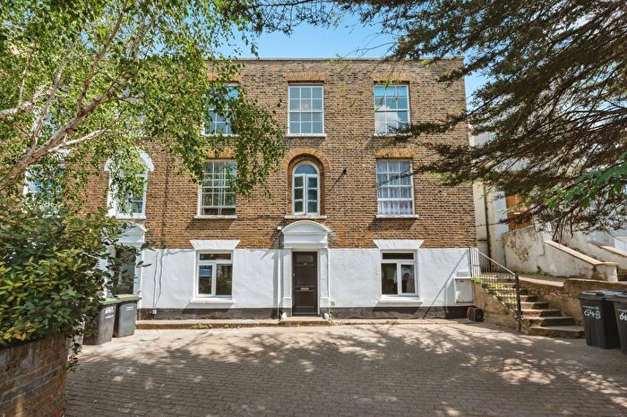 1 Bedroom Flat For Sale In Wrotham Road, Gravesend, Kent, DA11