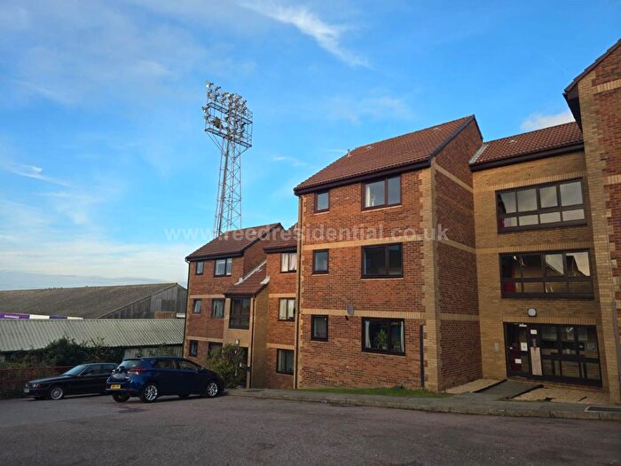 2 Bedroom Flat To Rent In Roots Hall Drive, Southend On Sea, SS2