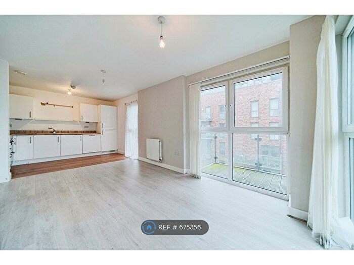 2 Bedroom Flat To Rent In Keele House, Dagenham, RM8