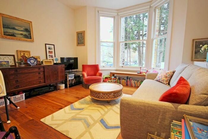 2 Bedroom Flat To Rent In Grange Park, London, W5