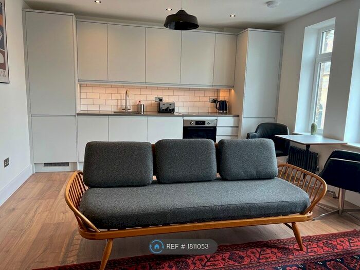 1 Bedroom Flat To Rent In Knights Hill, London, SE27