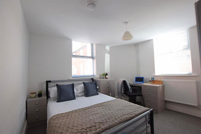 1 Bedroom Flat To Rent In Chelmsford Street - Student Apartment - /, LN5