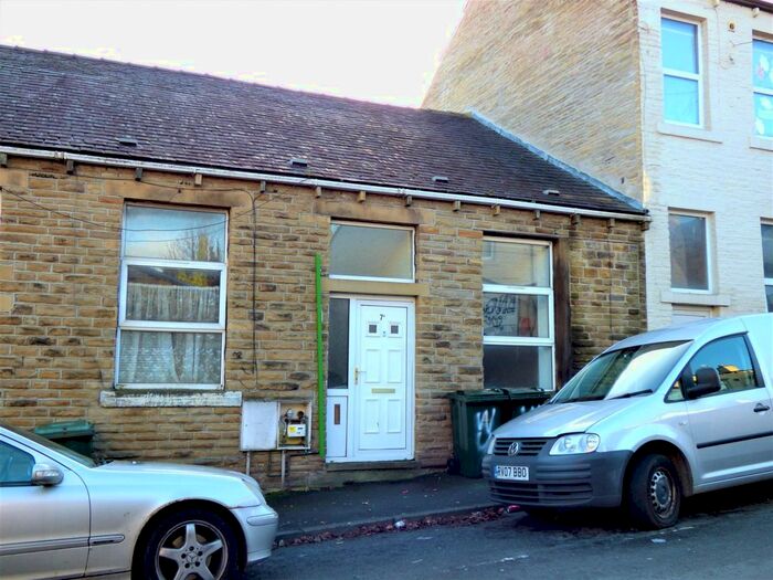 1 Bedroom Flat To Rent In A Russell Street, Keighley, BD21