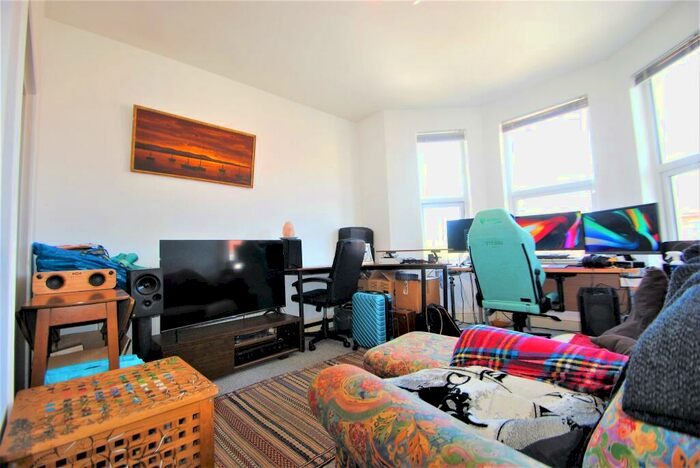 1 Bedroom Flat To Rent In Gerald Road, BH3