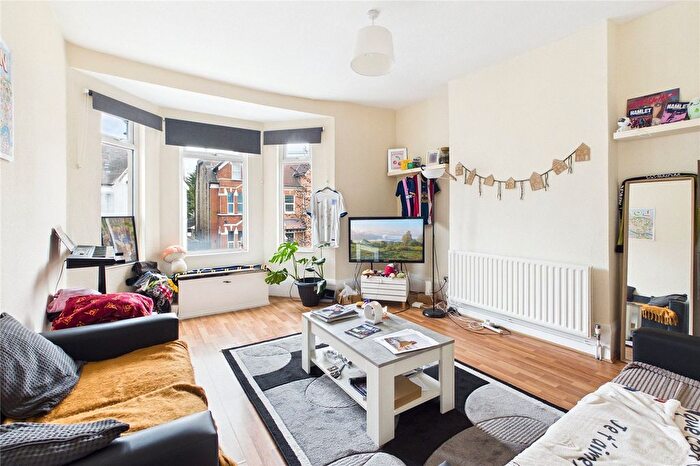 2 Bedroom Flat For Sale In Tankerville Road, London, SW16