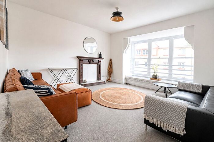 3 Bedroom Flat For Sale In Church Street, Ilfracombe, Devon, EX34