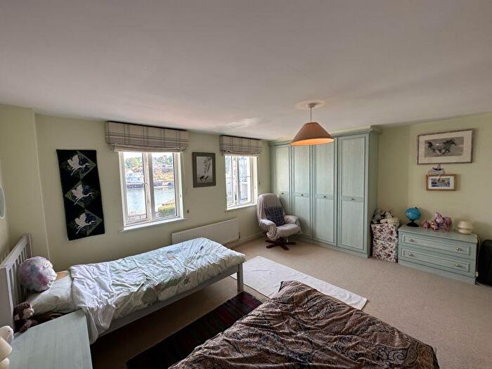 3 Bedroom Terraced House For Sale In Y Felinheli, Gwynedd, LL56