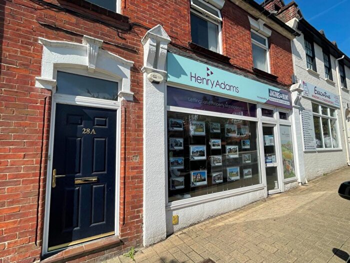 2 Bedroom Flat To Rent In Lavant Street, Petersfield, GU32