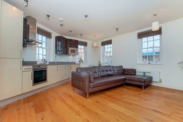 2 Bedroom Flat To Rent In Dignum Street, London, N1