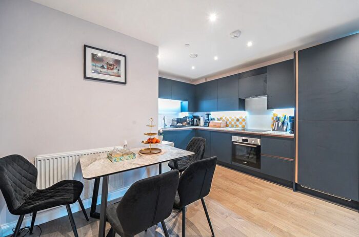 2 Bedroom Flat For Sale In Epping House, Woodgrange Road, London, E7