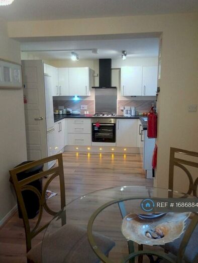 4 Bedroom Semi-Detached House To Rent In Garthdee Road, Aberdeen, AB10