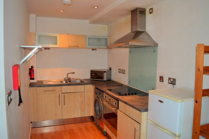 1 Bedroom Flat To Rent In West One City, Fitzwilliam Street, Sheffield, S1