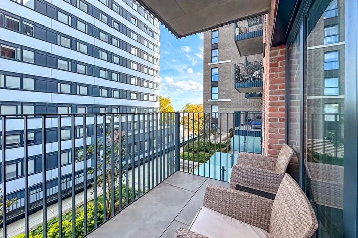 1 Bedroom Flat For Sale In Victoria Central, Victoria Avenue, Southend-on-Sea, SS2