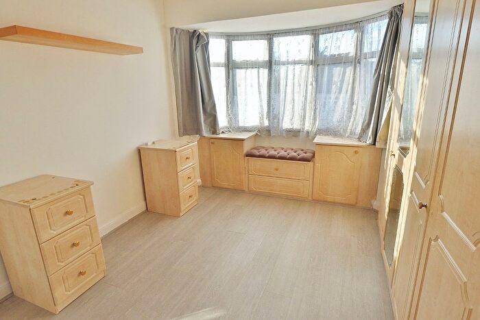 3 Bedroom Terraced House To Rent In Seymer Road, Romford, RM1