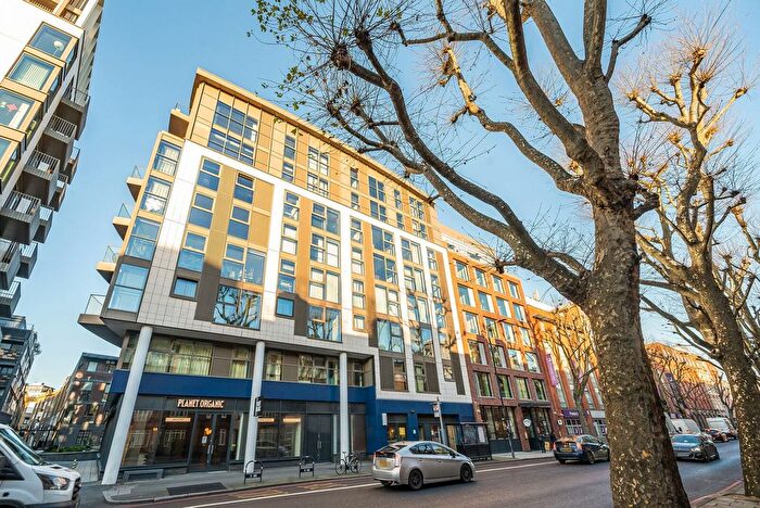 3 Bedroom Flat For Sale In Tower Bridge Road, London Bridge, London, SE1