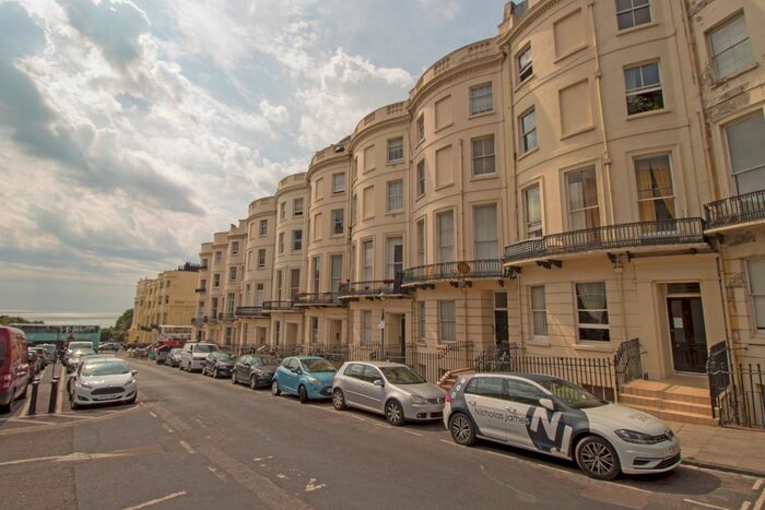 Studio To Rent In Brunswick Place, Hove, BN3