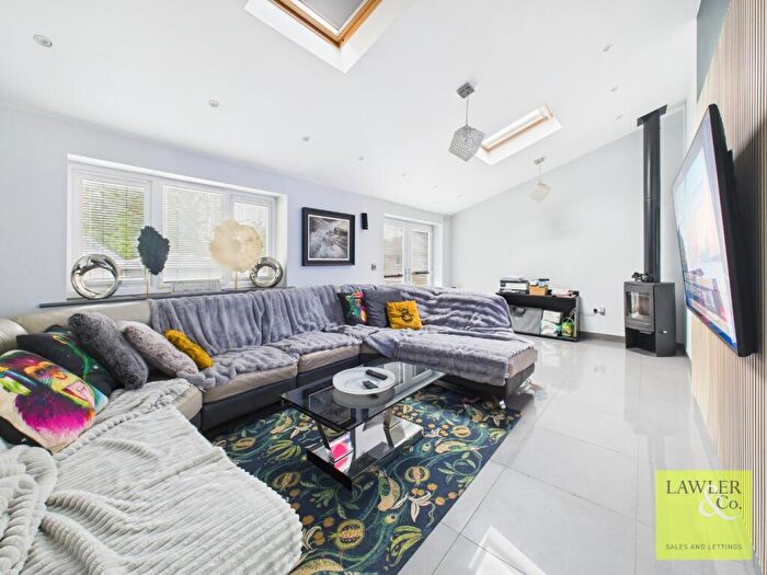 2 Bedroom Semi-Detached House For Sale In New Ridd Rise, Hyde, Greater Manchester, SK14