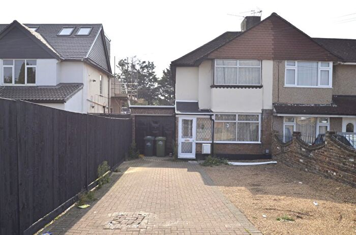 3 Bedroom Maisonette To Rent In London Road, Feltham, TW14