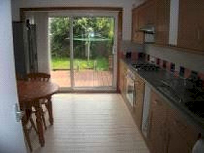 2 Bedroom Flat To Rent In South Gyle Gardens, Edinburgh, EH12