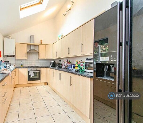 6 Bedroom Semi Detached House To Rent In Elmsthorpe Avenue, Nottingham, NG7