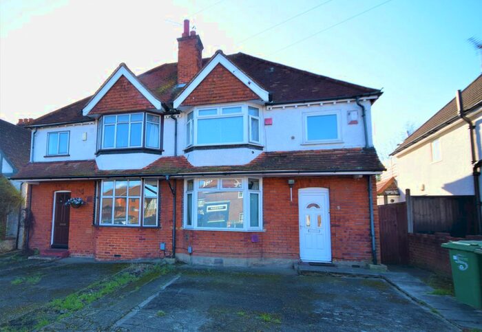 6 Bedroom Semi-Detached House To Rent In Aldershot Road, Guildford, GU2