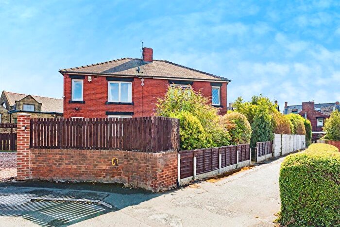 3 Bedroom Semi-Detached House For Sale In West Street, Darfield, Barnsley, S73