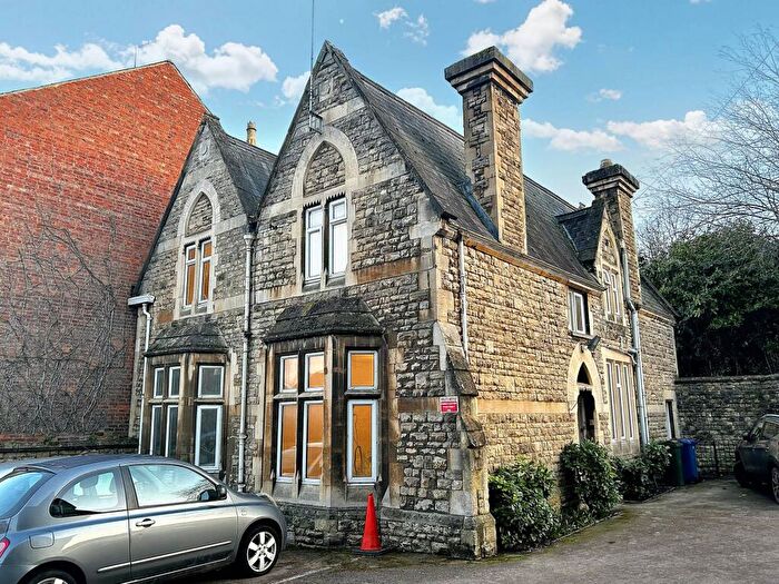 4 Bedroom Semi-Detached House To Rent In Marlborough Road, Banbury, Oxfordshire, OX16