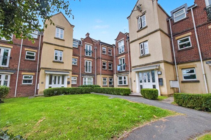 2 Bedroom Flat For Sale In Whitehall Road, Leeds, West Yorkshire, LS12