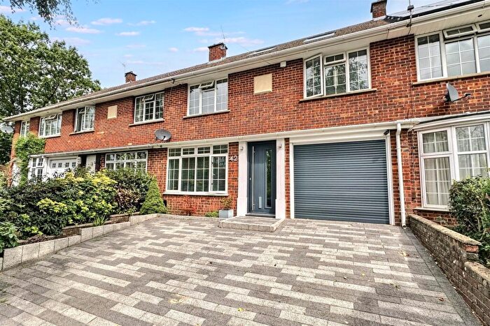 3 Bedroom Terraced House For Sale In Scantabout, SO53