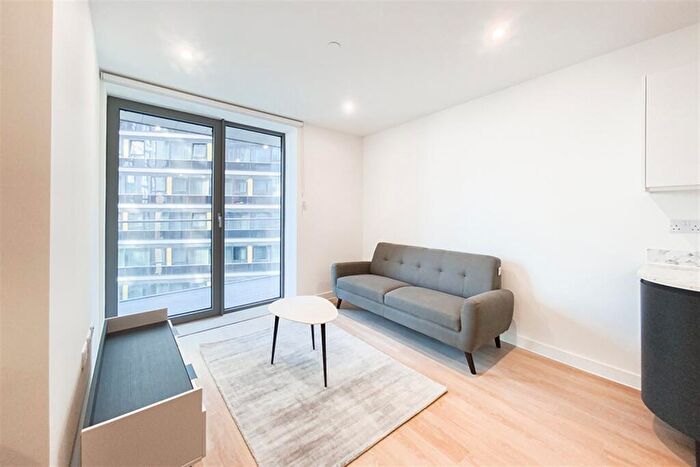 Apartment To Rent In Laurence Place, M3