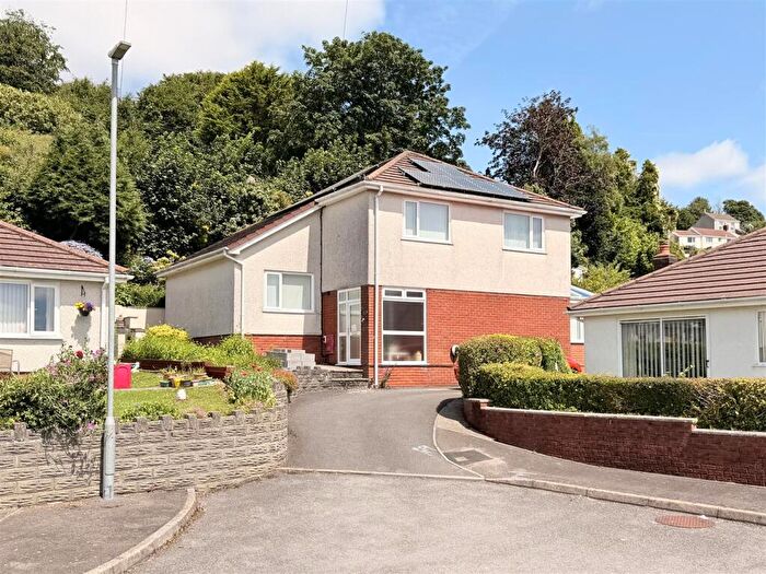 3 Bedroom Detached House For Sale In Gwscwm Road, Burry Port, SA16