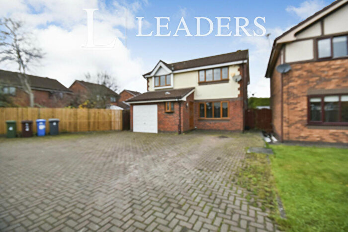 4 Bedroom Detached House To Rent In Drayfields, Manchester, M43