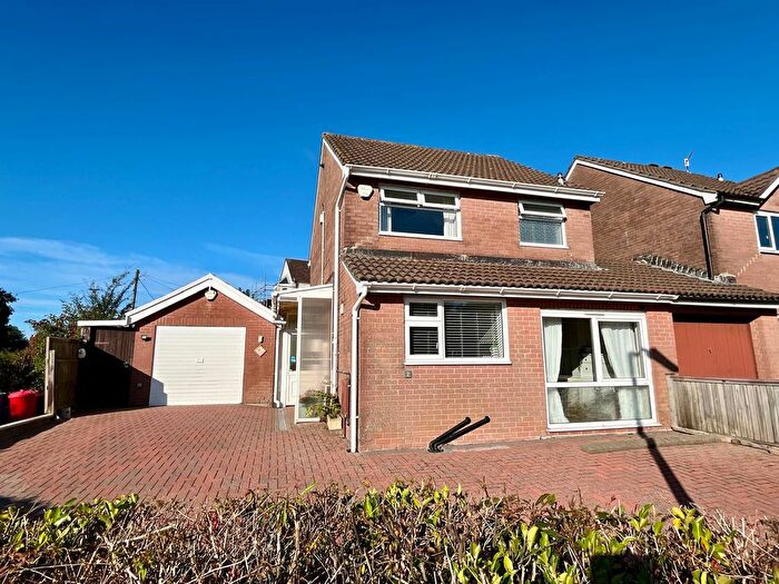 3 Bedroom Link Detached House For Sale In Heol Gwenallt, Gorseinon, Swansea, SA4