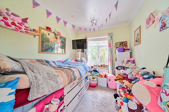 3 Bedroom Semi-Detached House For Sale In Whites Road, Southampton, Hampshire, SO19