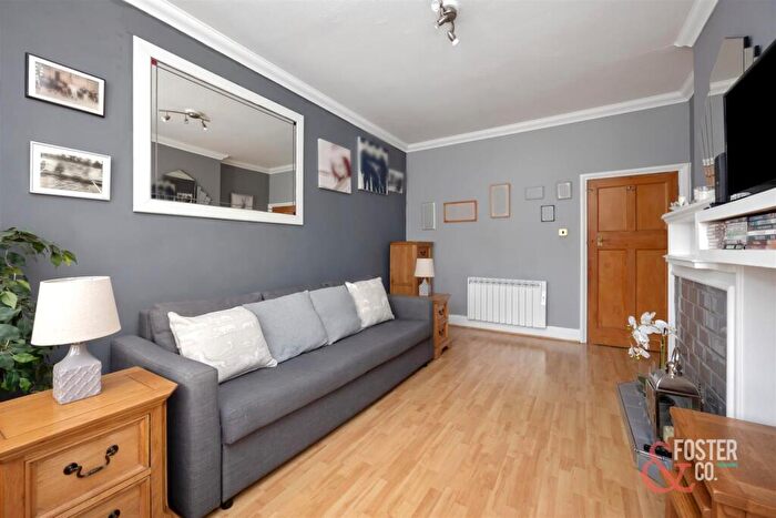 2 Bedroom Flat For Sale In Montefiore Road, Hove, BN3