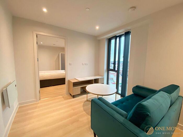 1 Bedroom Flat To Rent In Waterhouse Gardens, Manchester, M3