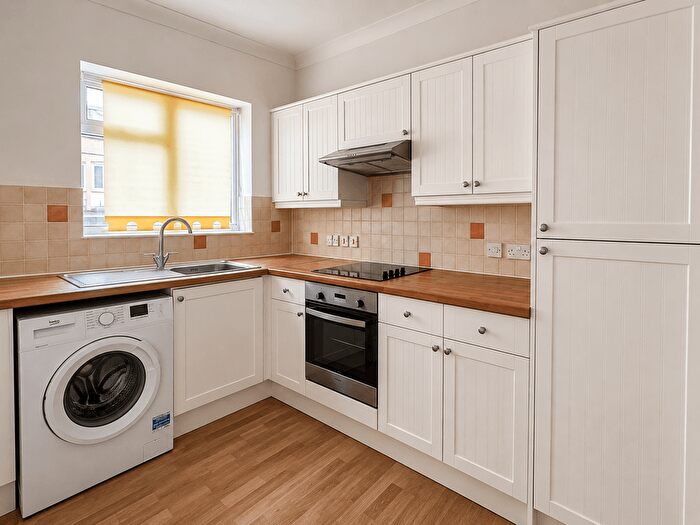 1 Bedroom Flat To Rent In A High Street, BH23
