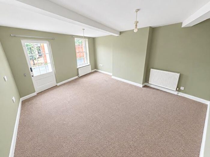 2 Bedroom Flat To Rent In Theatre Street, Dereham, NR19