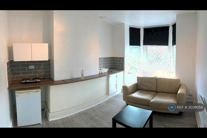 1 Bedroom Flat To Rent In Nowell View, Leeds, LS9