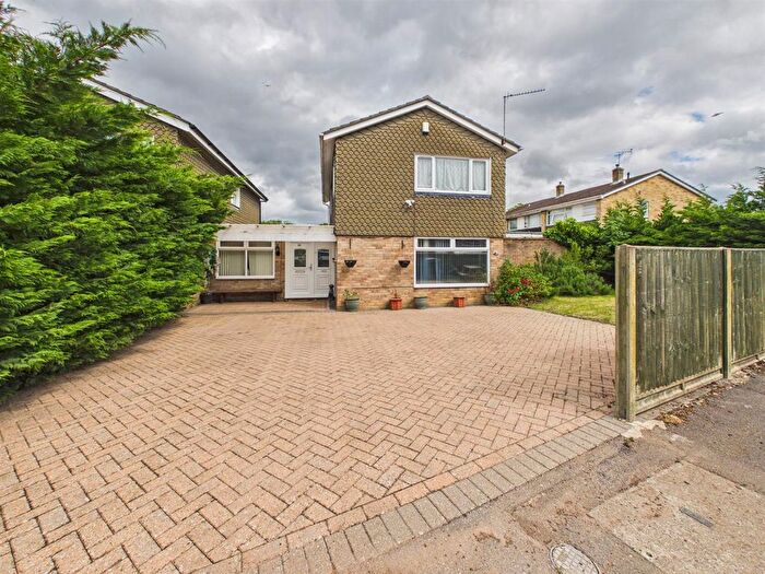 4 Bedroom Detached House For Sale In Hardwick Road, Tilehurst, Reading, RG30