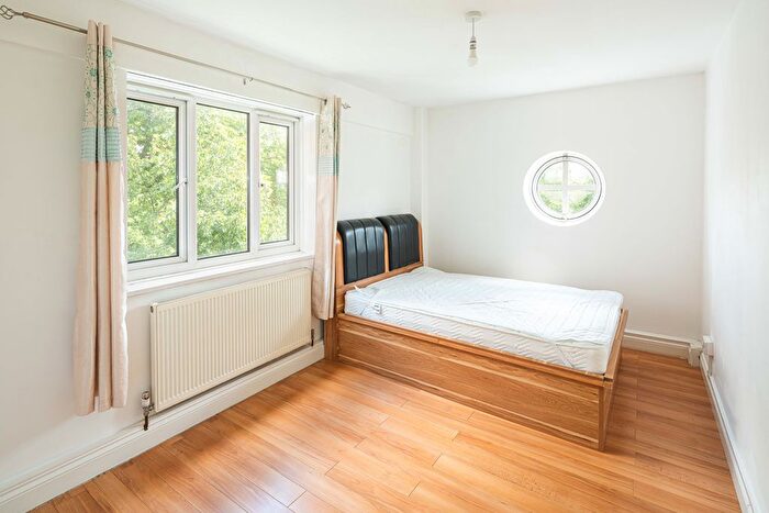 4 Bedroom Flat To Rent In Denmark Hill Estate, London, SE5