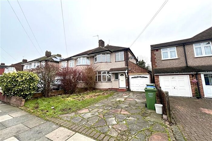 3 Bedroom Semi-Detached House To Rent In Lingfield Crescent, London, SE9