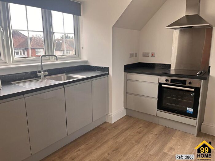 2 Bedroom Flat To Rent In Hendon Lane, London, N3