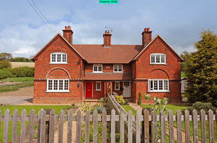 2 Bedroom Cottage To Rent In Missenden Road, Chesham, HP5