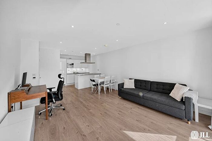 1 Bedroom Flat To Rent In Waterman House, London, E15