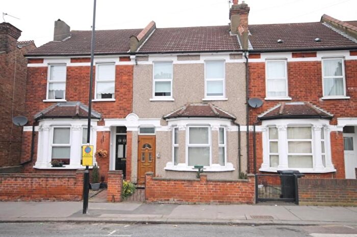 3 Bedroom Terraced House To Rent In Cedar Road, Croydon, CR0