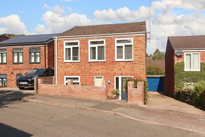 4 Bedroom Detached House For Sale In Mulberry Close, Tring, HP23