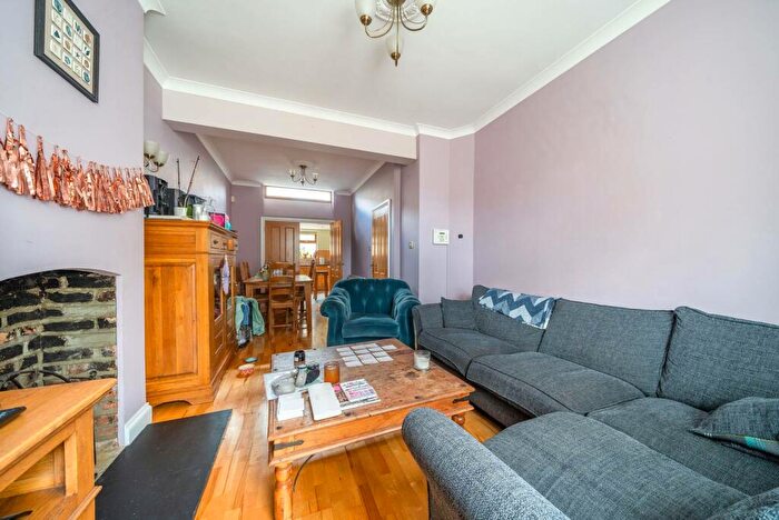4 Bedroom Semi-Detached House To Rent In Mayton Street, Lower Holloway, London, N7