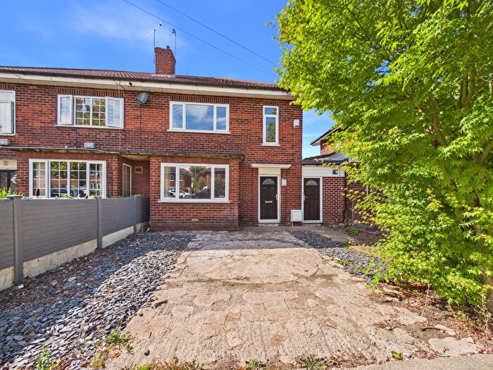 3 Bedroom Semi Detached House For Sale In Chequerfield Road, Pontefract, WF8
