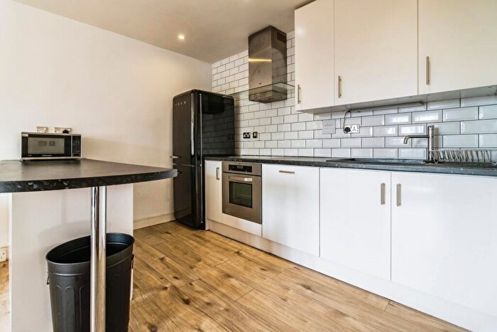 2 Bedroom Apartment To Rent In Dearmans Place, Salford, Greater Manchester, M3